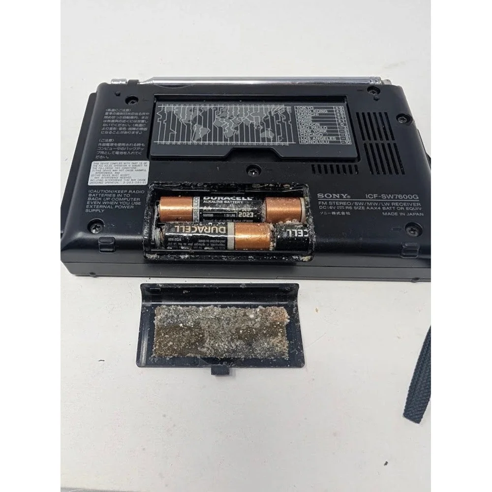 Sony Synthesized World Band Radio Receiver Vintage with case ICF-SW760G parts